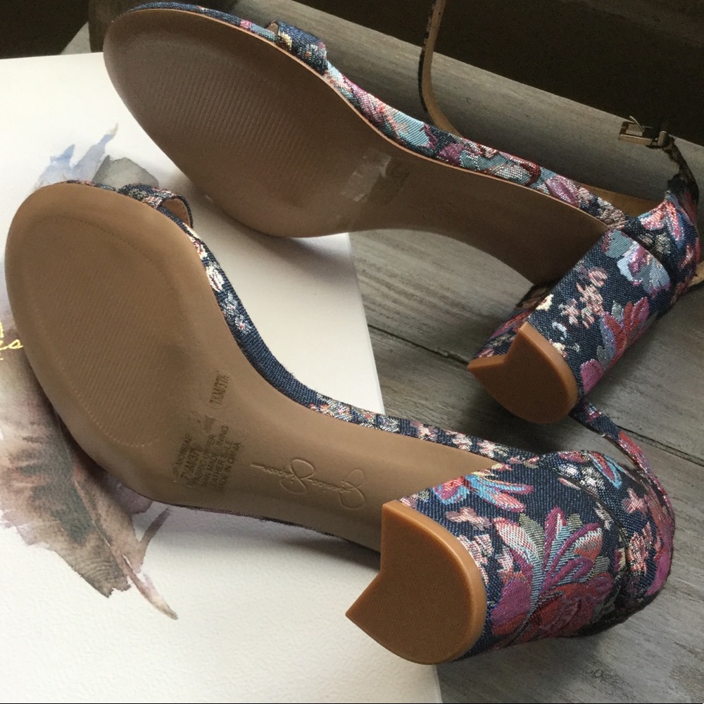 Size 10. New! JessicaSimpson adorable heels - Picture 5 of 8